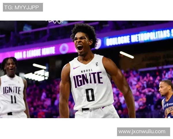 斯库特亨德森的崛起之路：从新秀到篮球未来之星的蜕变